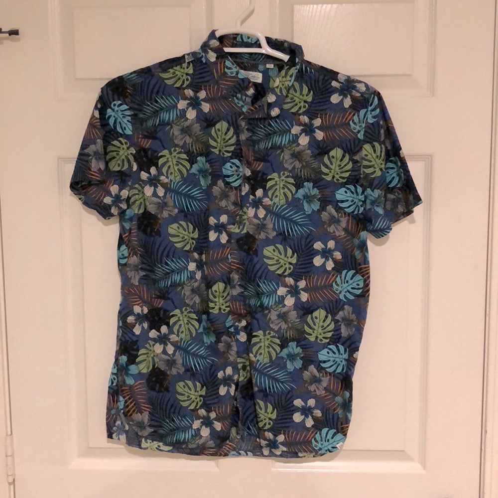 Hawaiian short sleeve button down